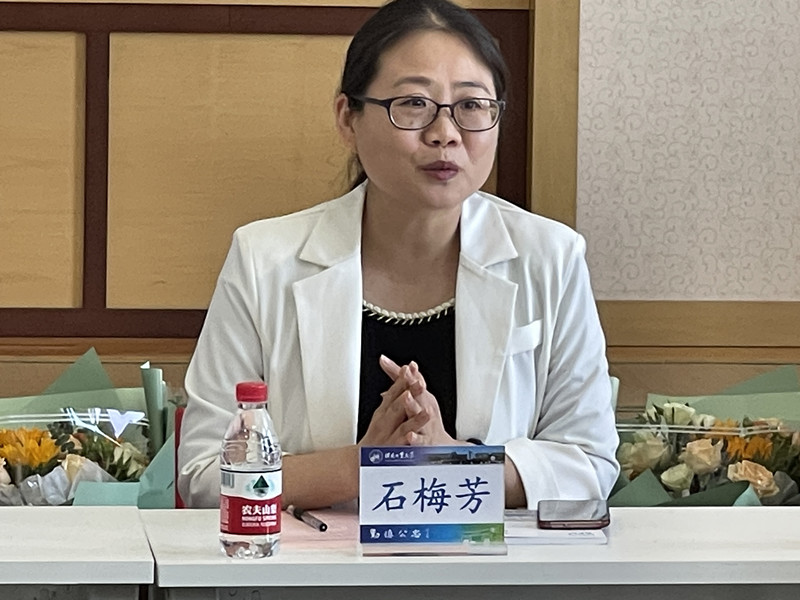 石梅芳副院长介绍学院发展.jpg